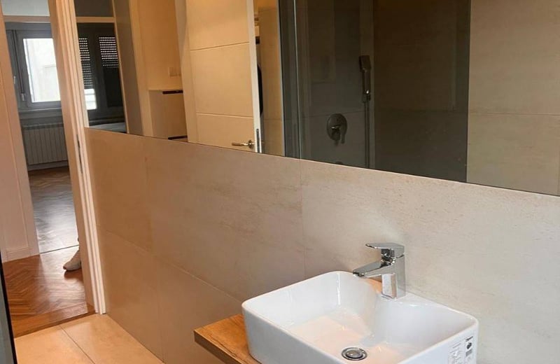 Location d’un appartement spacieux de 2 pièces, 67 m², au centre de Belgrade, Serbie